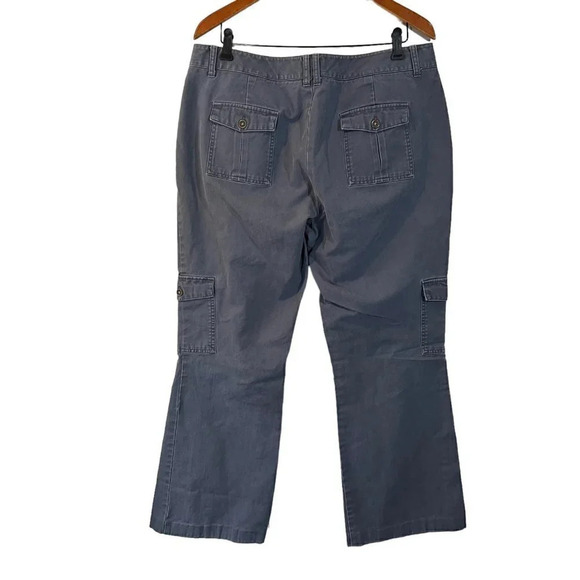 Dockers Pants Favorite Fit Mid Rise Bootcut 14 Gray Cargo Pockets 100% Cotton - Picture 2 of 8